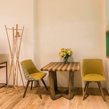 - Center * صوفيا