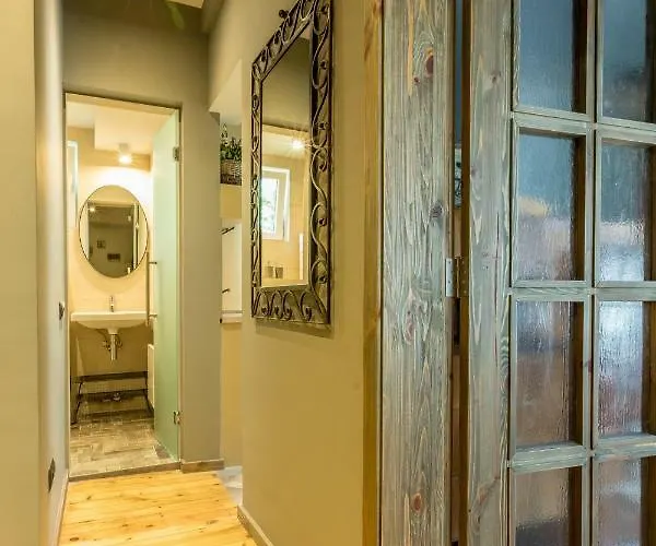 - Center * סופיה