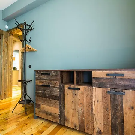 - Center Apartment *